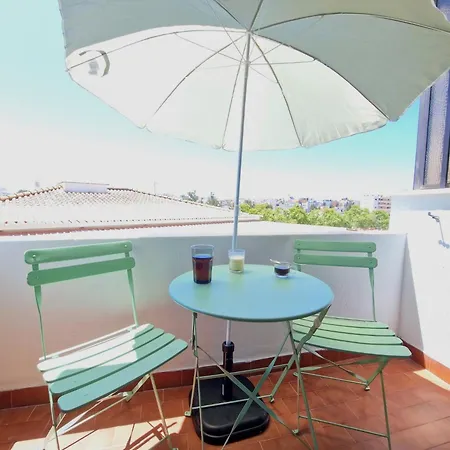 - & Rooms, Rooftop River View, Bbq & Ac ポルティマン