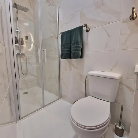 - & Rooms, Rooftop River View, Bbq & Ac 3*