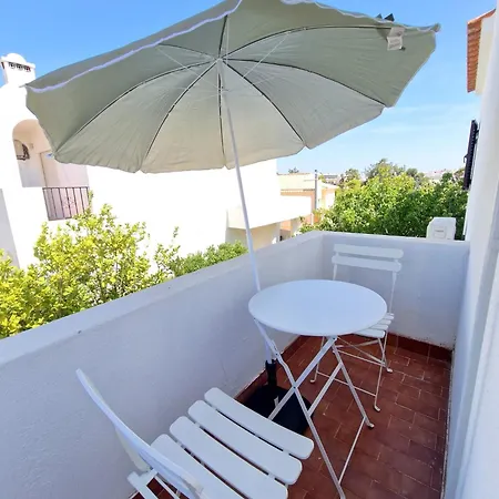 - & Rooms, Rooftop River View, Bbq & Ac Πανσιόν