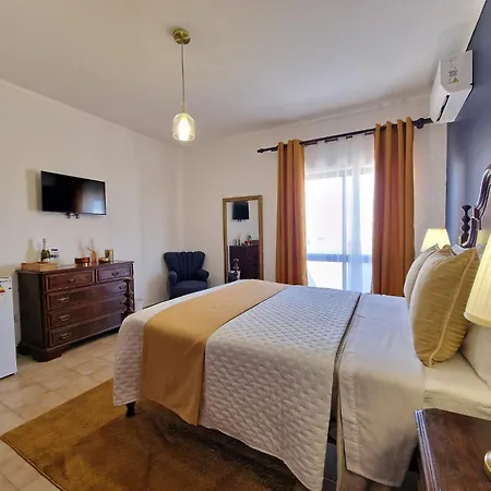- & Rooms, Rooftop River View, Bbq & Ac ゲストハウス